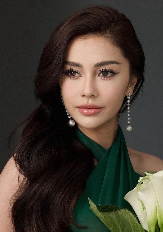 苏珊娜·雷诺头像