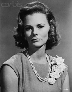 贝特尔·莱斯利头像