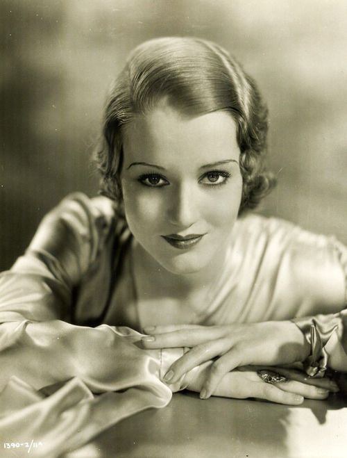 康斯坦茨·卡明斯头像