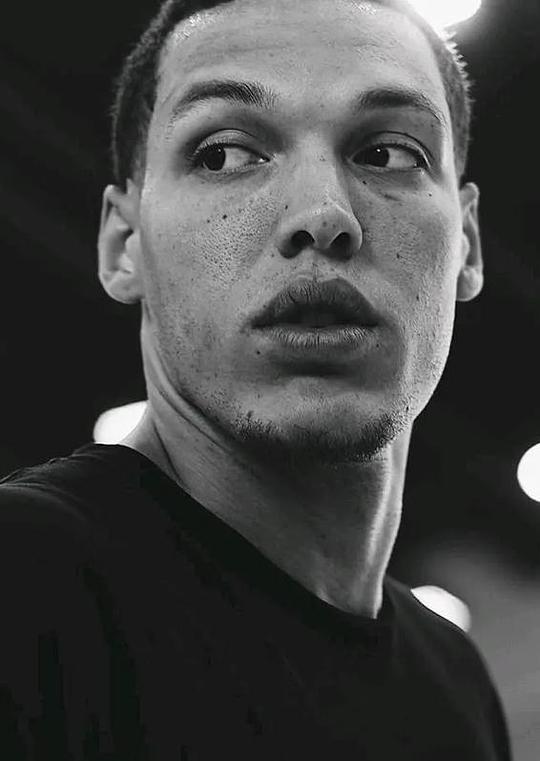 阿隆·戈登头像