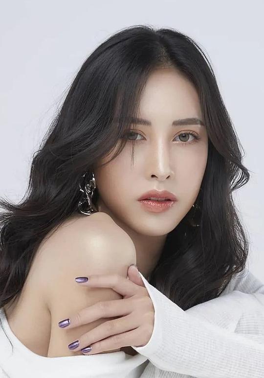 蓝蓝琳·德加莎·维头像