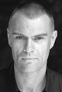 朱利安·刘易斯·琼斯头像