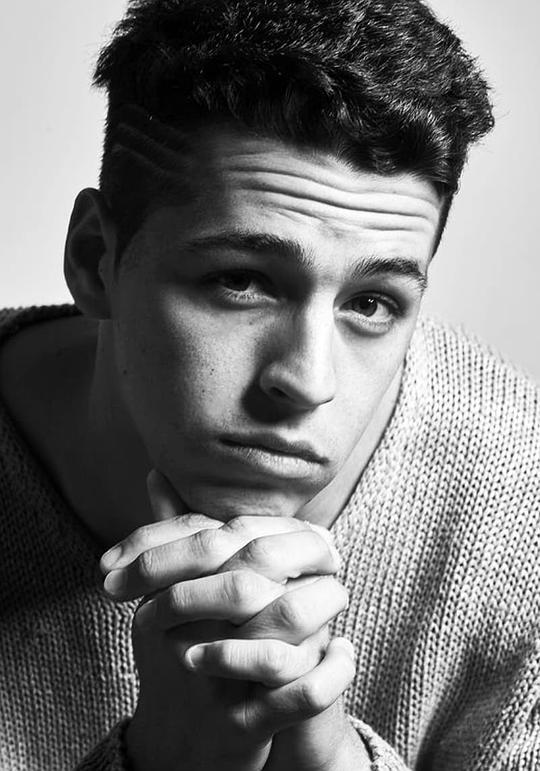 西蒙·亨普头像