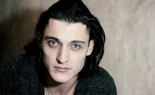 Maksim Khanzhov头像