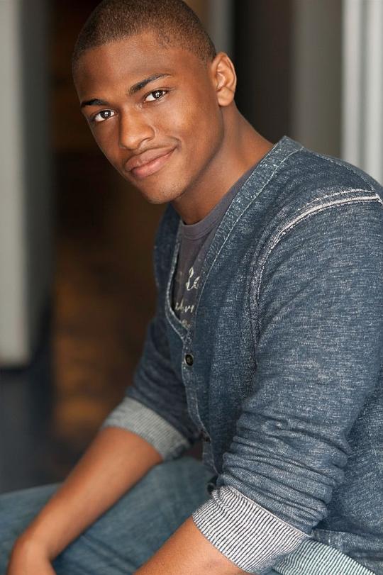 贾斯汀·康维尔头像