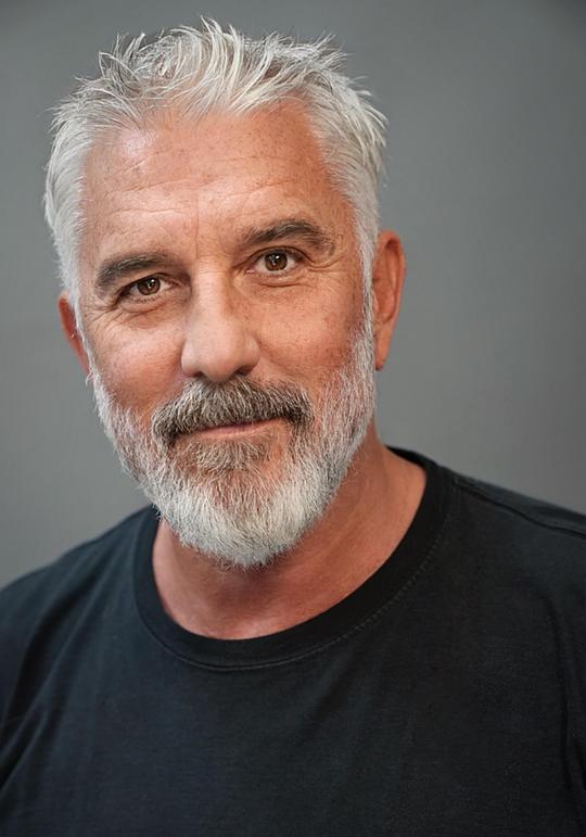 雷·西格尔头像