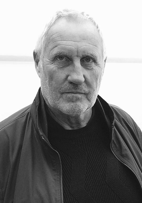 拉夫·卡尔松头像