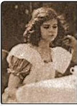 爱丽丝梦游仙境封面图