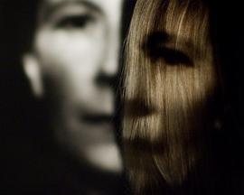 瓦列里娅封面图